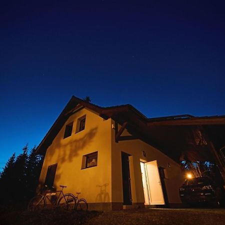 Holiday Lipno リプノ・ナト・ヴルタヴォウ エクステリア 写真